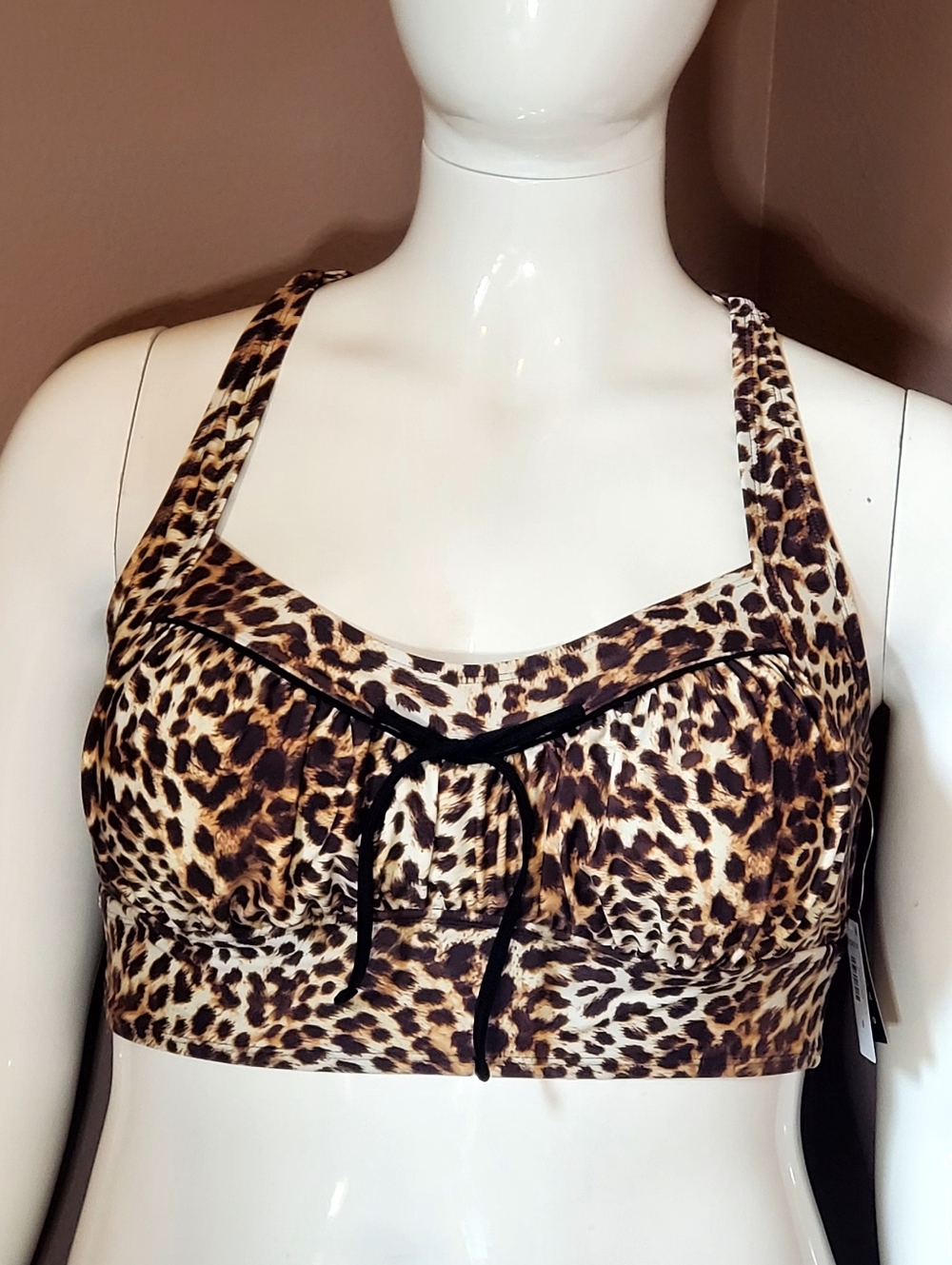 NWT TORRID Retro Ruched Cups Cheetah Print Wireless bikini top size 0